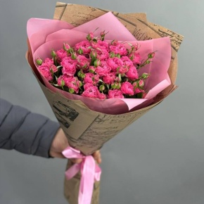 Букет из 5 розовых кустовых роз (50 см) в Рошале