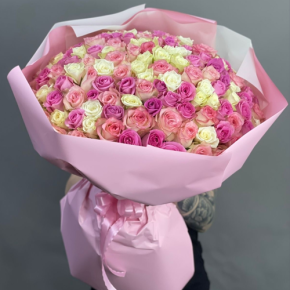 Букет из 151 кенийской розы микс (40 см) в Рошале