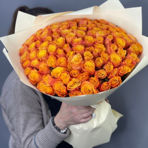 Букет из 101 огненной розы (40 см) в Рошале