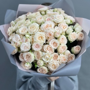 Букет "Кремовый микс" из 25 кустовых роз (50 см) в Рошале