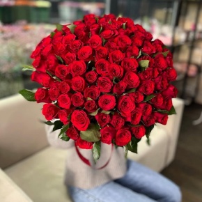 Букет "Классический" из 101 красной розы Кения (60 см) в Рошале