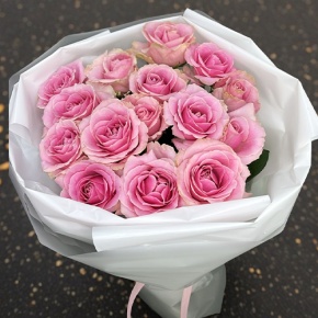 Букет из 15 пудровых роз (70 см) в Рошале