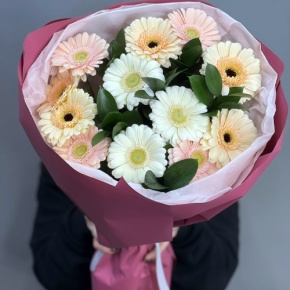 Букет из 13 белых гербер микс в Рошале