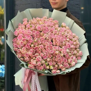 Букет из 101  нежно -розовой кустовой розы (70 см) в Рошале