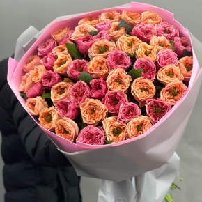 Букет "Лав ю" из 51 пионовидной розы Риджентс парк (60 см) в Рошале