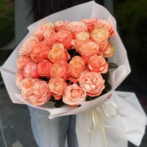 Букет из 23 пионовидных роз Эквадор сорта Кахала (60см) в Рошале