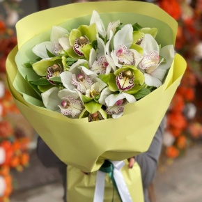 Букет "Бруклин" из орхидей и альстромерий в Рошале