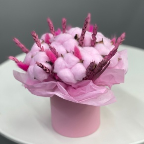 Композиция в шляпной коробке мини из хлопка, пшеницы и лагуруса в Рошале