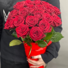 21 красная роза в конусе (50 см) в Рошале