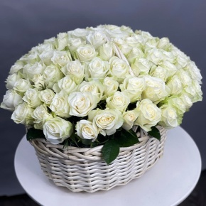 101 белая роза в корзине (40 см) в Рошале
