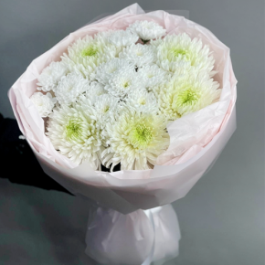 Букет из микса белых хризантем Магнум  в Рошале