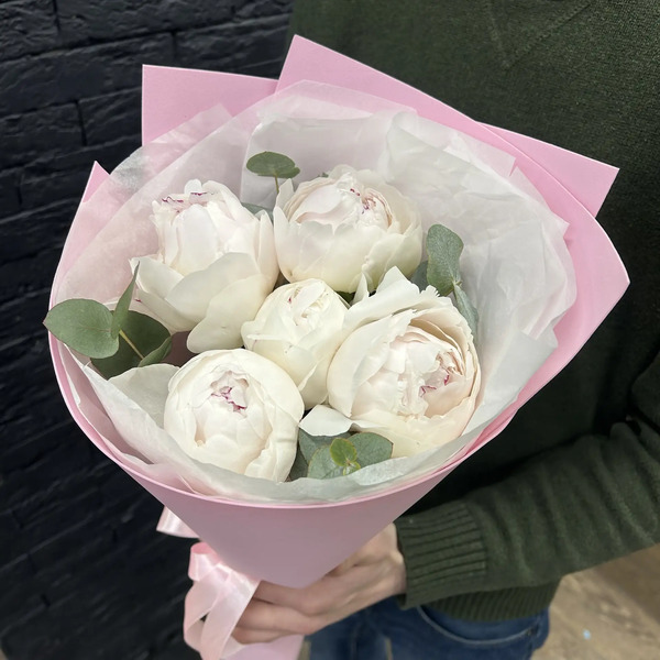 Букет из 5 пионов Одиле "Пломбир" в Рошале