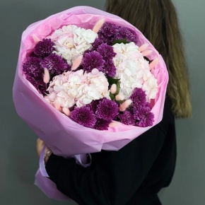 Букет "Фиалка" из гортензий и хризантем в Рошале