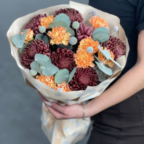 Букет "Персиковый раф" из хризантем Бигоуди, краспедии и диантусов в Рошале