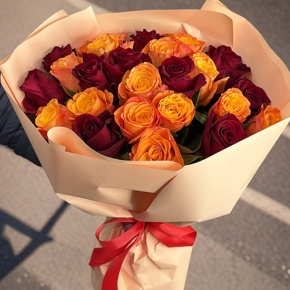 Букет "Благородный" из 27 Кенийских роз микс (40 см) в Рошале