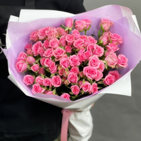 Букет "Рассвет принцессы" из 15 кустовых роз (50 см) в Рошале