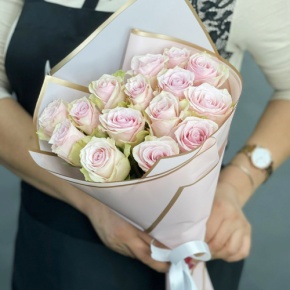Букет из 15 пудровых роз Кения (40 см) в Рошале