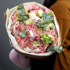 Букет "Миссис" из кустовой розы Джульетта и эустом в Рошале