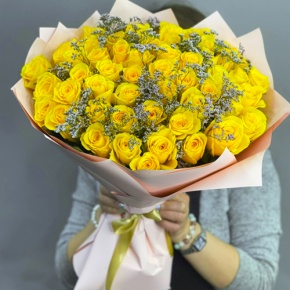 Букет из 51 лимонной розы с лимониумом в Рошале