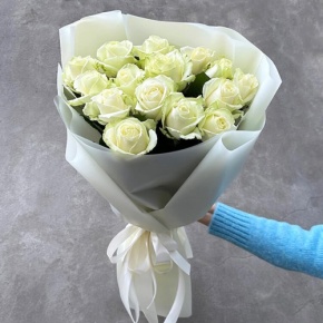 Букет "Умка" из 15 белых роз (50 см) в Рошале