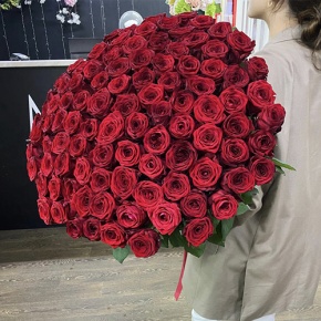Букет 101 красная роза (70 см) в Рошале