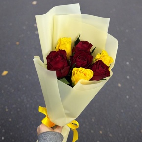 Букет из 7 Кенийских роз (40 см) в Рошале