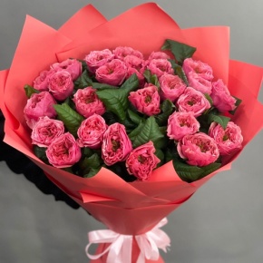 Букет из 25 махровых пионовидных роз Риджентс парк  (70 см) в Рошале