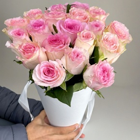 Букет из 21 розы Кения в конусе в Рошале