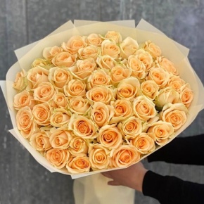 Букет из 51 розы Аваланж (60 см) в Рошале