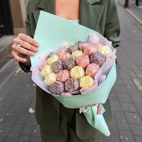 Букет 25 шоколадных пионов в Рошале