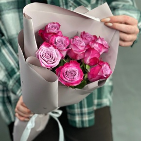 Букет "Сесилия" из 9 фиолетовых роз кения (40 см) в Рошале