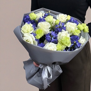 Букет из ароматных гиацинтов и эустом в Рошале