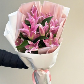Монобукет из 9 ароматных розовых лилий в Рошале
