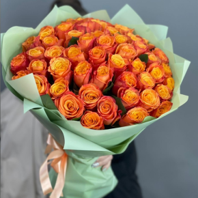 Букет из 71 огненной розы (40 см) в Рошале