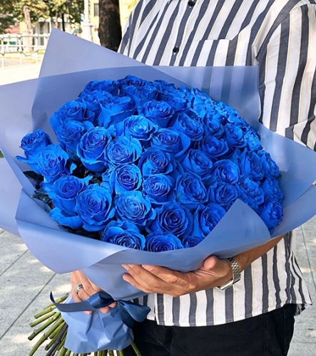 Букет из 51 синей розы Эквадор (60 см) в Рошале